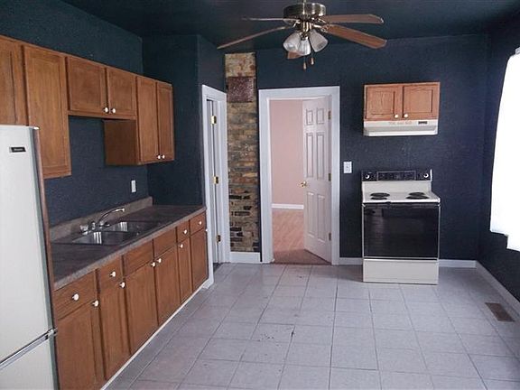 3rd image of 436 Carrier St NE