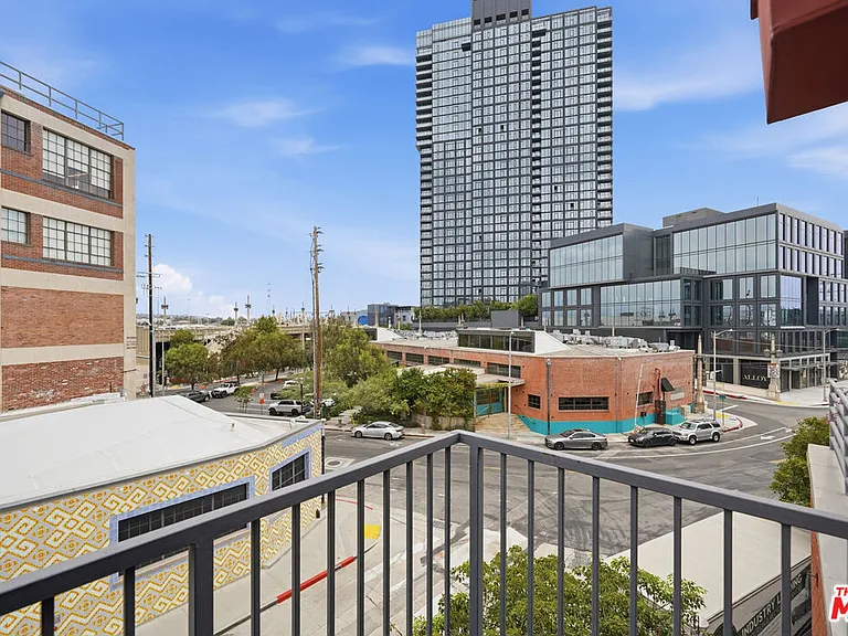 500 Molino St #315 — Photo 6