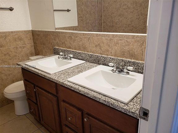 2nd image of 1404 SW 9th Ave #1404