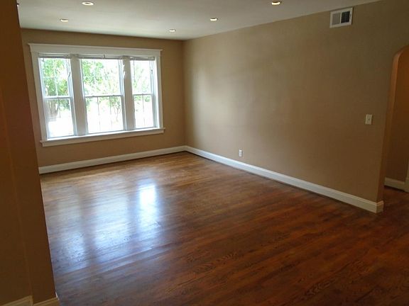 3rd image of 749 Leland Ave #1F
