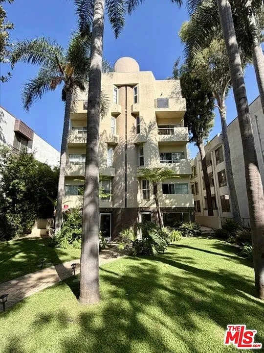 2 bed, 3.0 bath, 1526 sqft, $5,700 — Photo 3