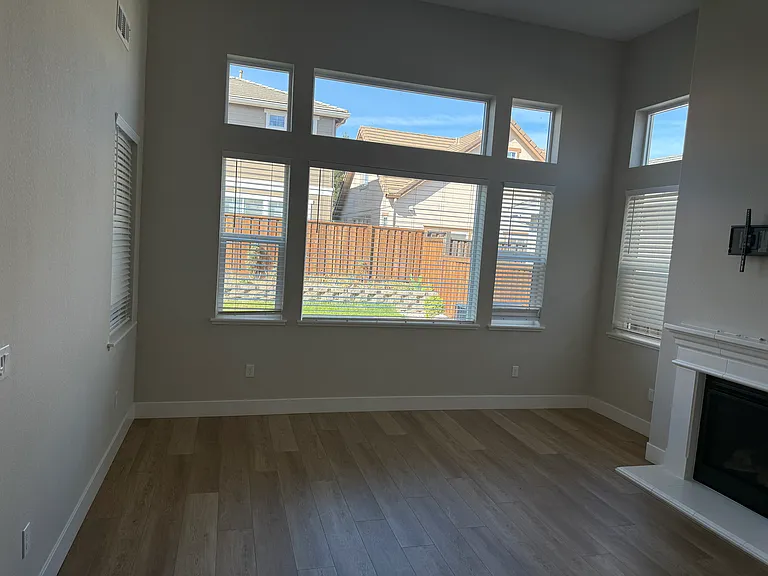 1564 Nightfall Ln — Photo 7