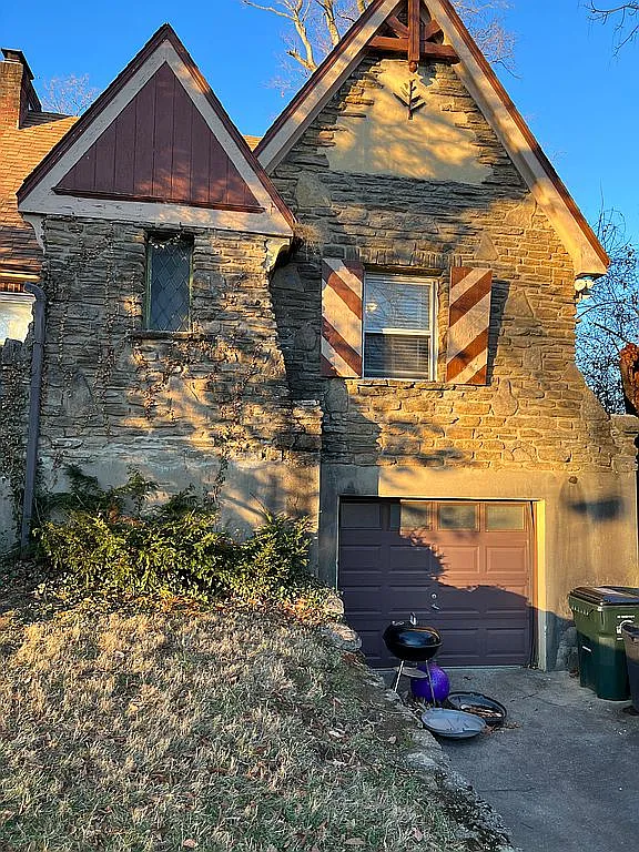 3948 Holman Cir photo 1