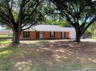1514 Encino Dr, Pleasanton, TX 78064