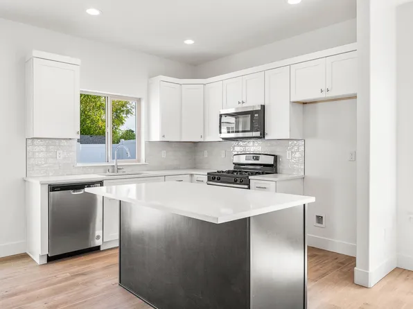1097 S Underwood Pl, Kennewick, WA 99337