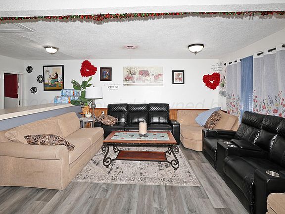 5th image of 1203 Jasmine St