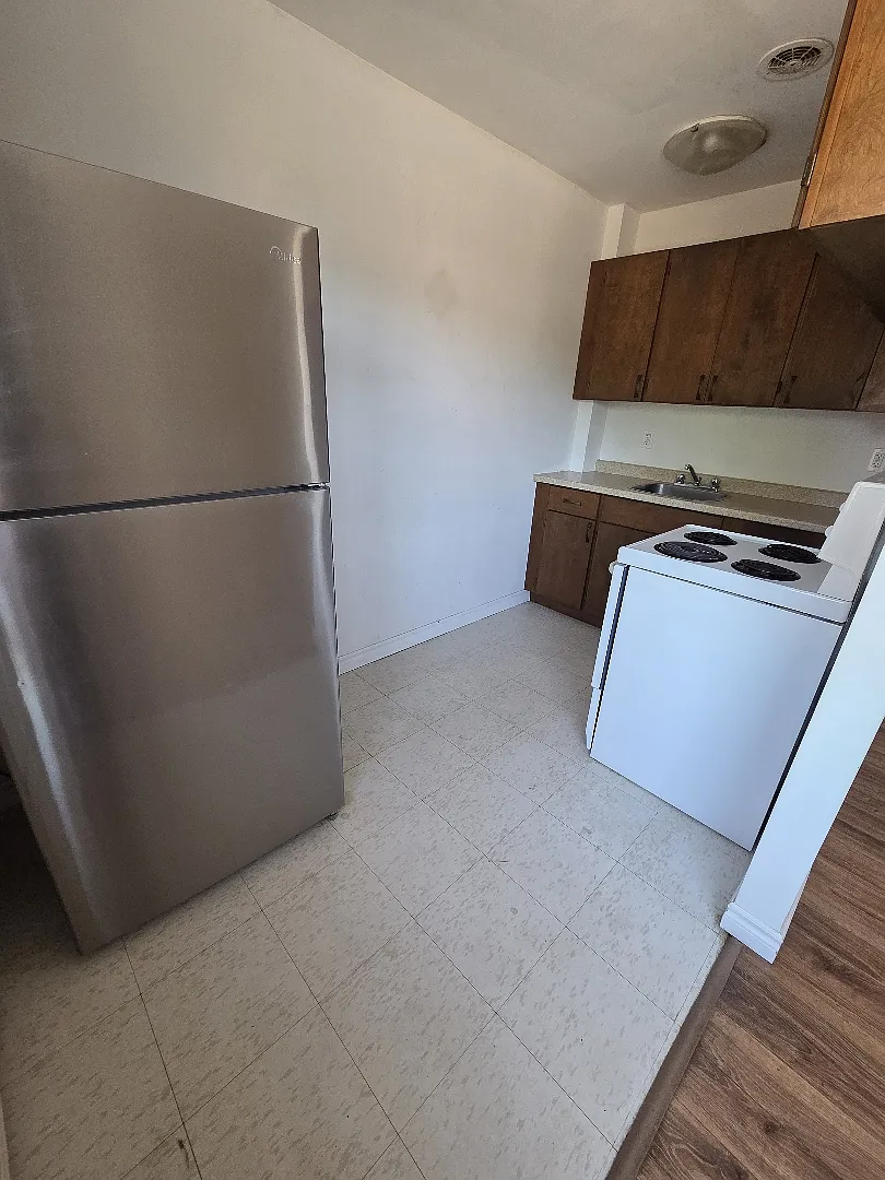 1 bed, $1,300 — Photo 3