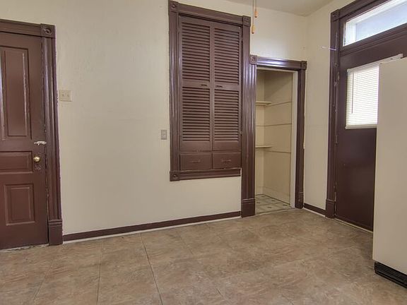 3rd image of 3525A Cherokee St