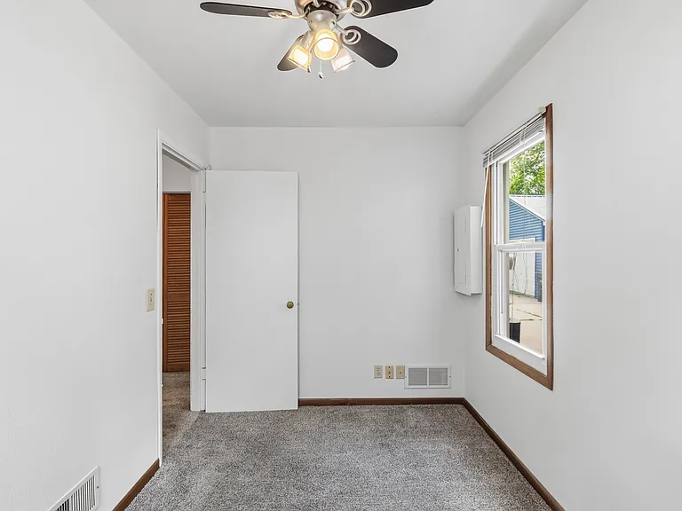 3485 Hargrove St — Photo 16