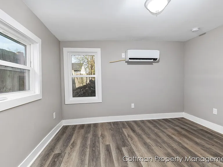 2065 Johanna Ave SW — Photo 7