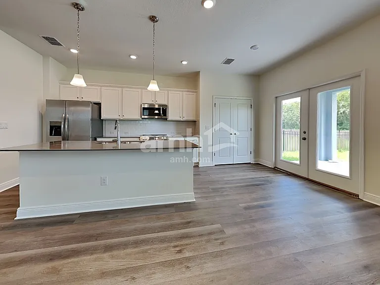 27189 Saint Andrews Ave — Photo 5