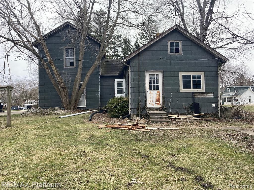 324 N 2nd St, Fowlerville, MI 48836 Zillow