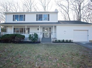 4 Genesee Pl, Lakewood, NJ 08701