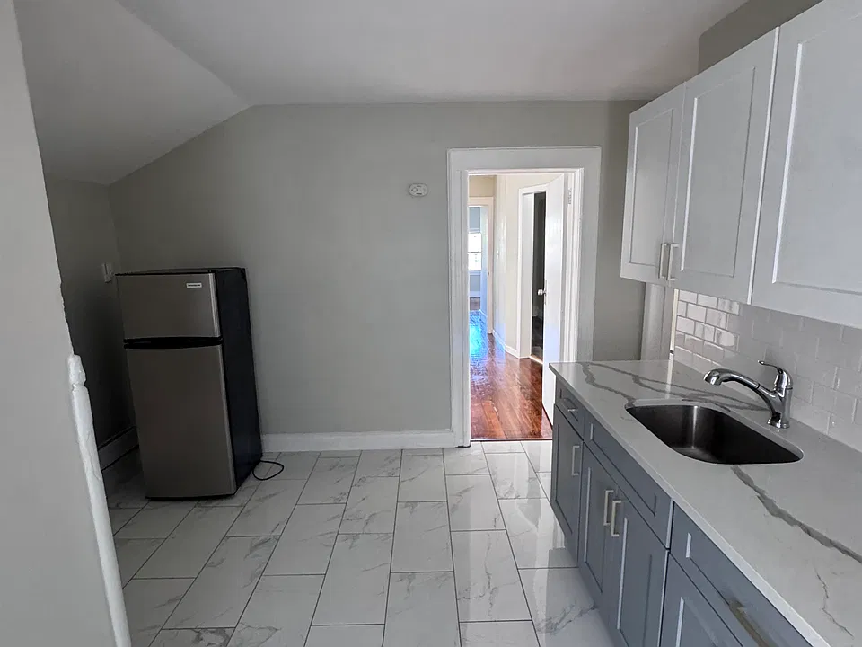 10 Columbia Ave #3