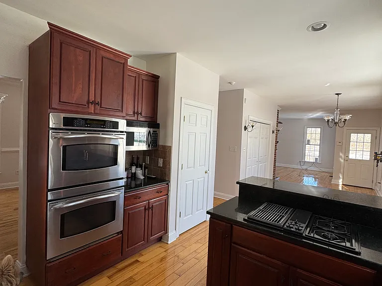 11238 Lake Shore Ct — Photo 39