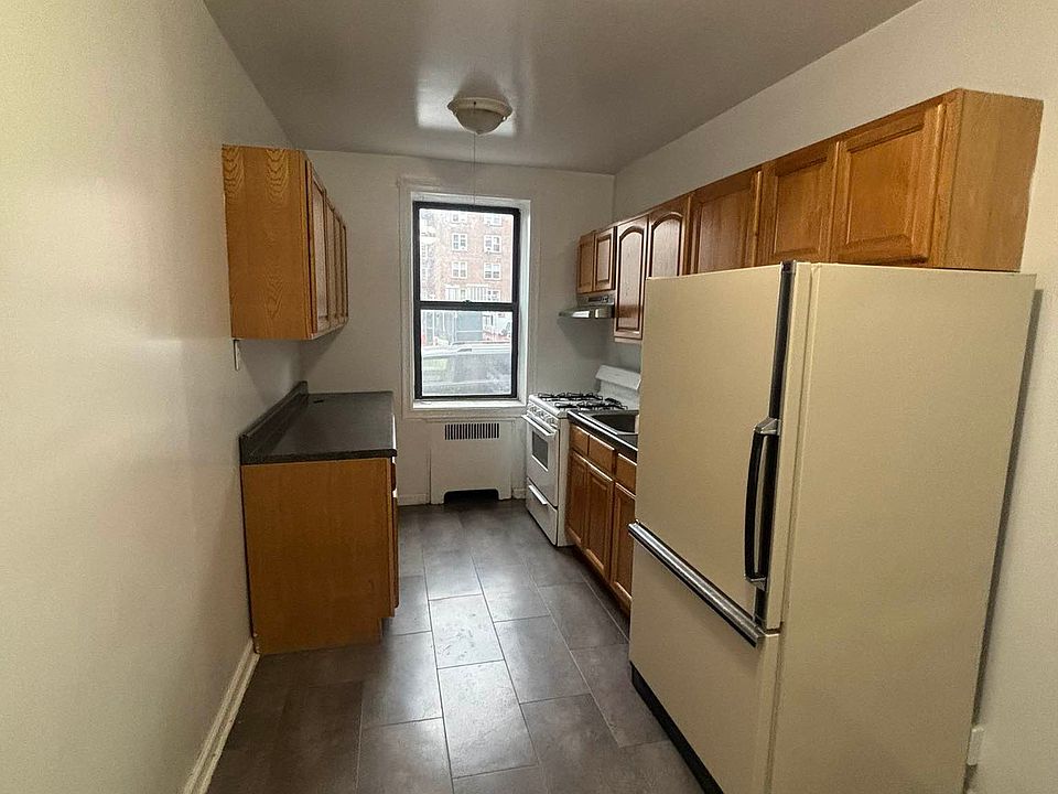 1st image of 13921 85th Dr APT 4B