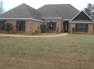 127 Monteray Dr, Vicksburg, MS 39183