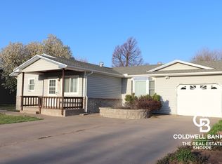 2913 Loraine Pl, Garden City, KS 67846