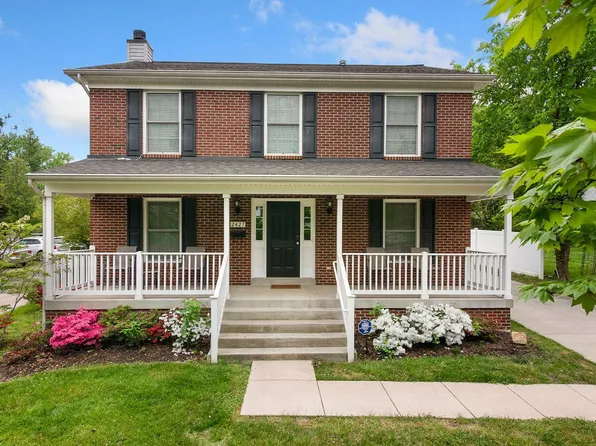 2427 Fort Dr, Alexandria, VA 22303