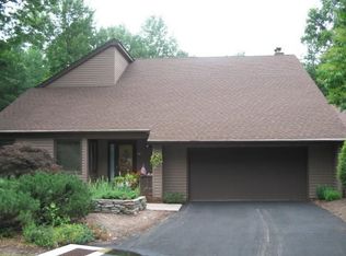 58 Ironwood Rd, West Hartford, CT 06117