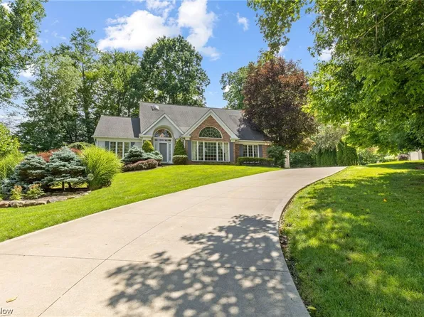 35550 Pheasant Ct, Solon, OH 44139