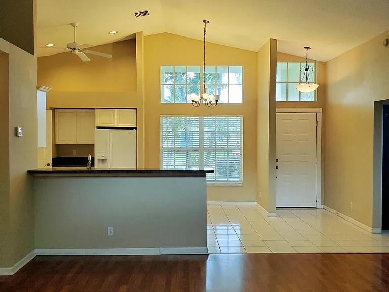 6411 Mullin St — Photo 3