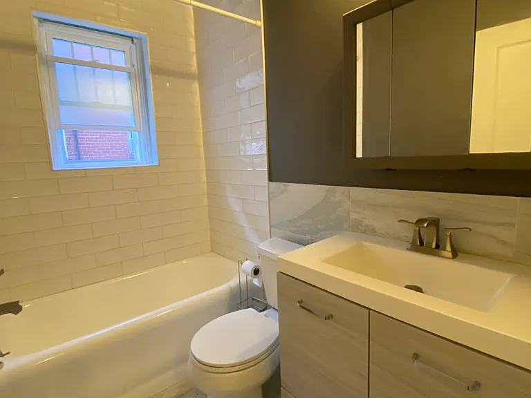 1275 N Clarkson St — Photo 15