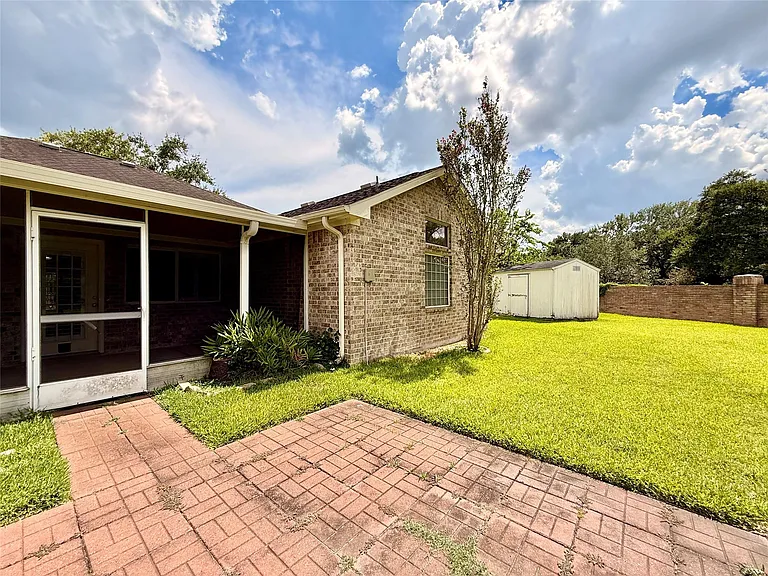 1702 Fantasy Woods Dr — Photo 3