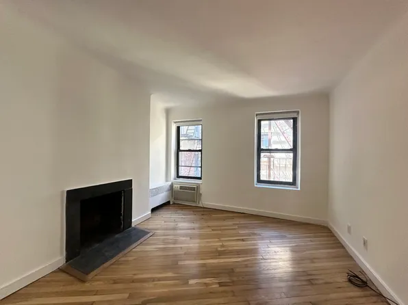 111 Sullivan Street image 1 of 15