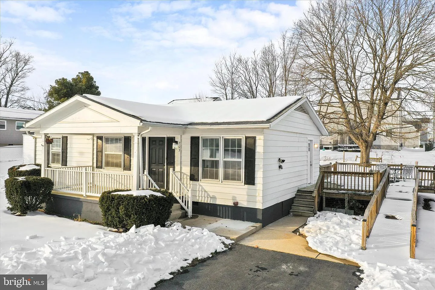 203 Apple Tree Dr photo 1