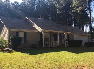 350 Pinewood Dr, Gay, GA 30218