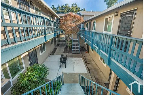 1251 C St #204 Photo 1