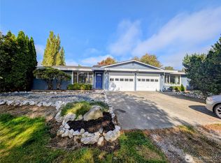 2744 Mountain View Rd #B, Ferndale, WA 98248