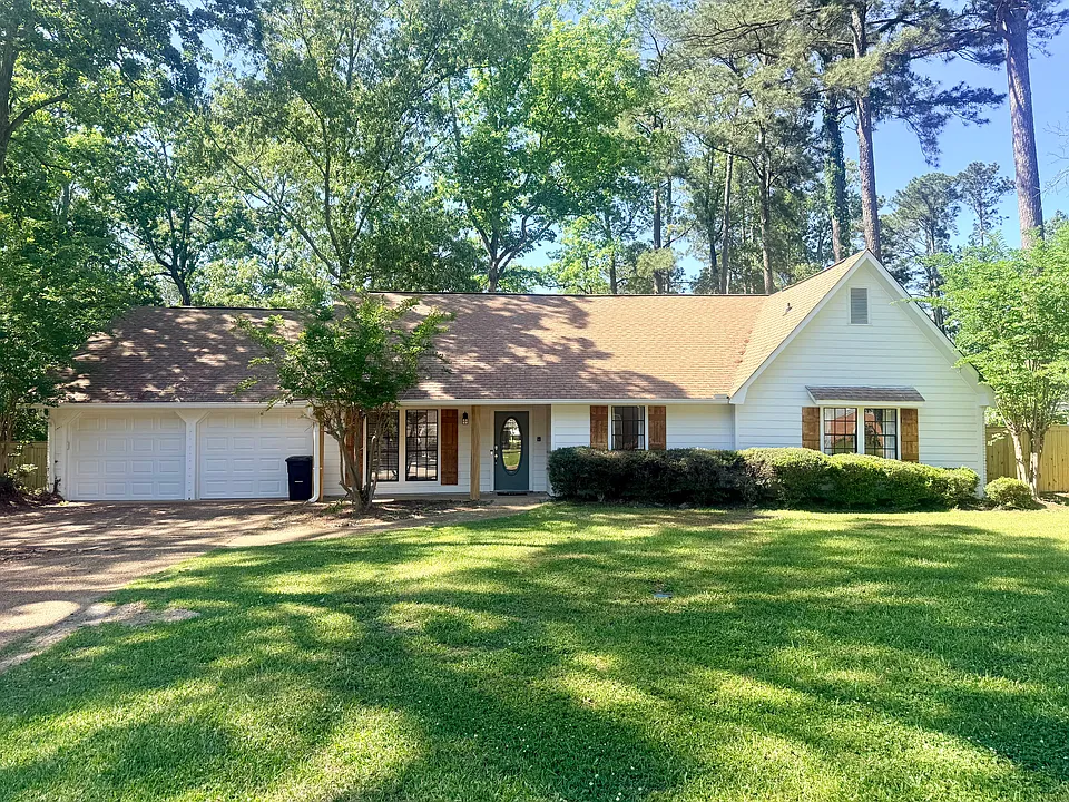114 Redbud Trl