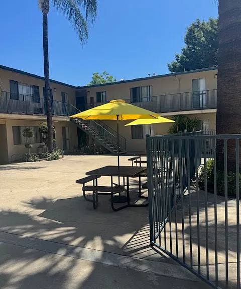 Covina Palms Apartments — Photo 11