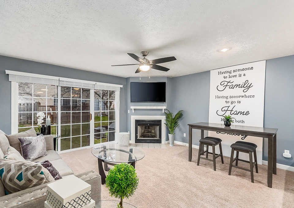 1st image of 5684 Apricot Ln