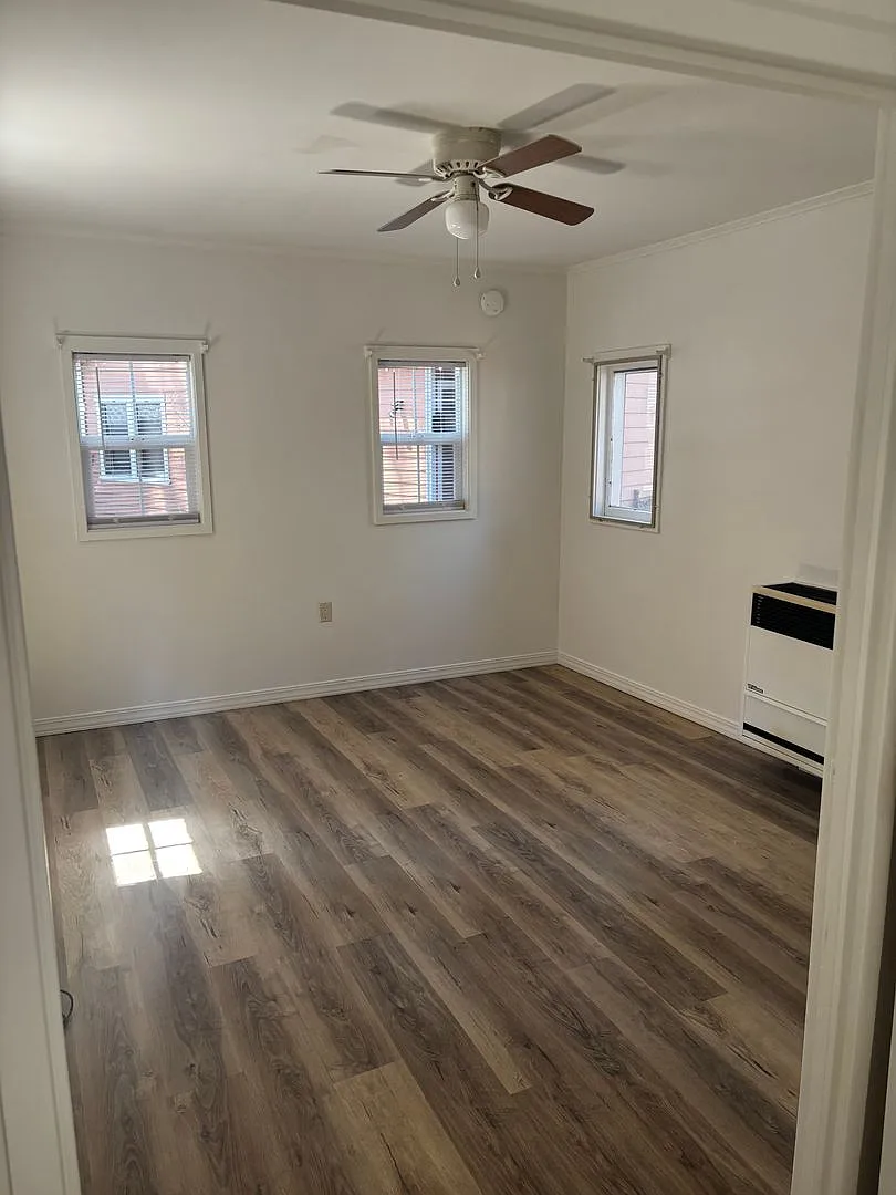 Studio unit close to beach — Photo 4