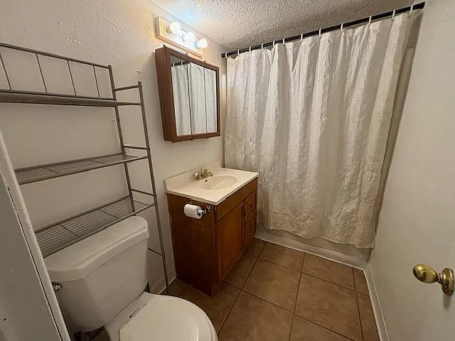 530 Gabaldon Rd #B — Photo 6