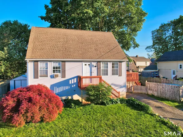 31 Elm Court, Bridgeport, CT 06606