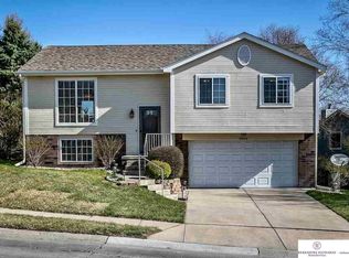 15504 Binney St, Omaha, NE 68116