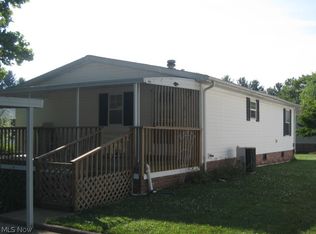 93 G St, Navarre, OH