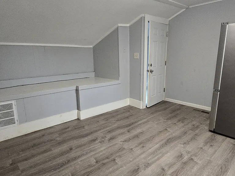 148 Falls Ave #2 — Photo 7