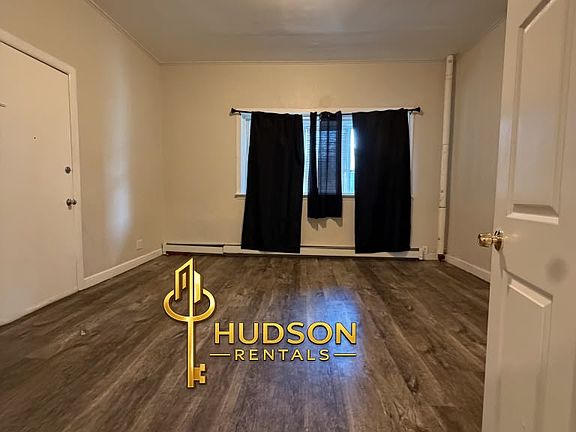 2nd image of 107 Van Nostrand Ave #1