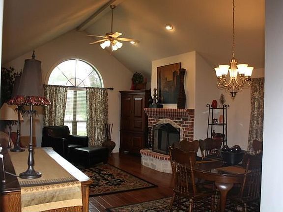 2nd image of 3703 Longmorn Ln
