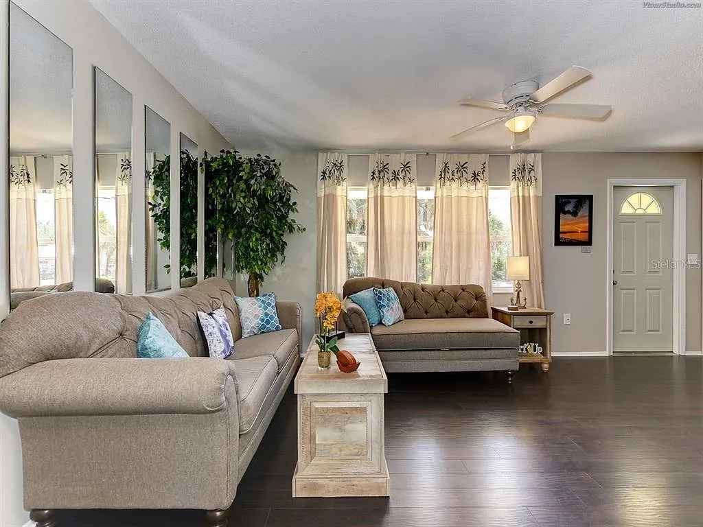 2 bed, 2.0 bath, 1144 sqft, $12,600 — Photo 4