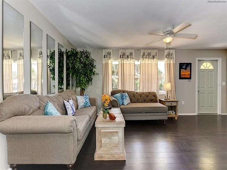 301 Avenida Madera #B — Photo 4