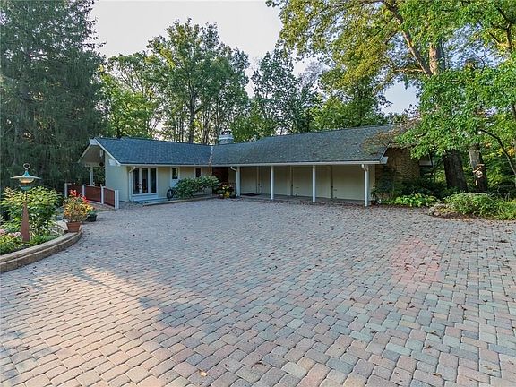 2nd image of 5129 Green Braes East Dr