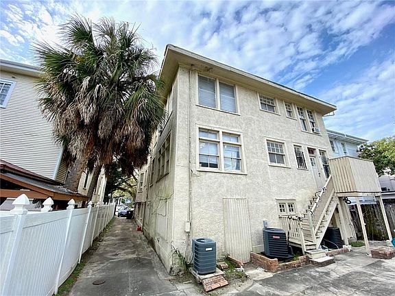 3rd image of 2015-17 S Carrollton Ave