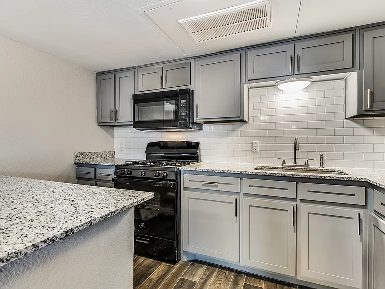 Residences at the Union — Photo 10