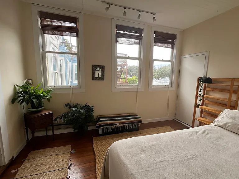 Page St — Photo 13